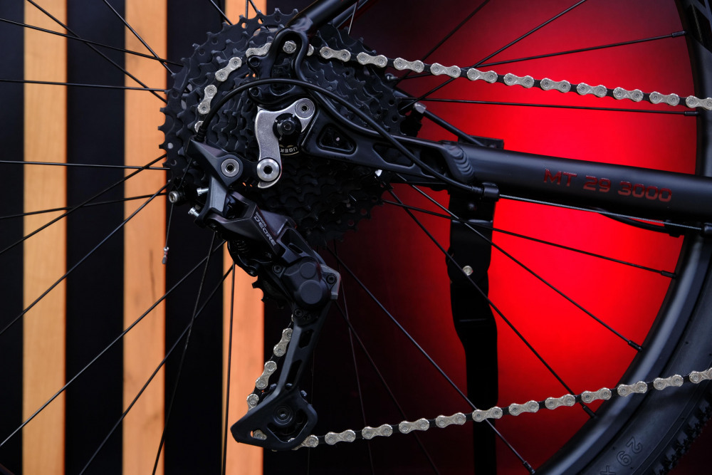 LORAK MT 29 - 3000 Матовый Чёрный/Красный рама 23 (на рост 188-203)